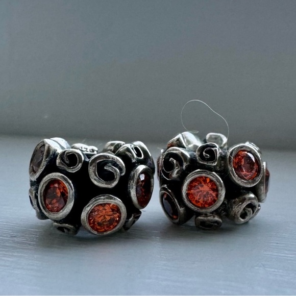 Bundle of two Pandora Charms - Picture 2 of 7